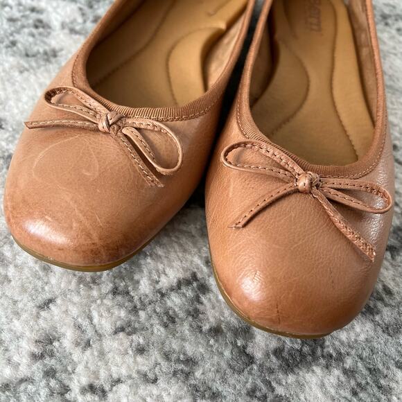 Born Tan Leather Brin Ballet Flats Bow Womens Comfort Casual Neutral 7 - Picture 4 of 9